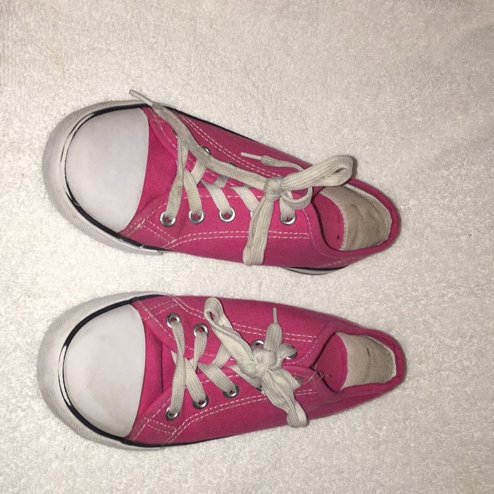 Youth girl shoes. Used